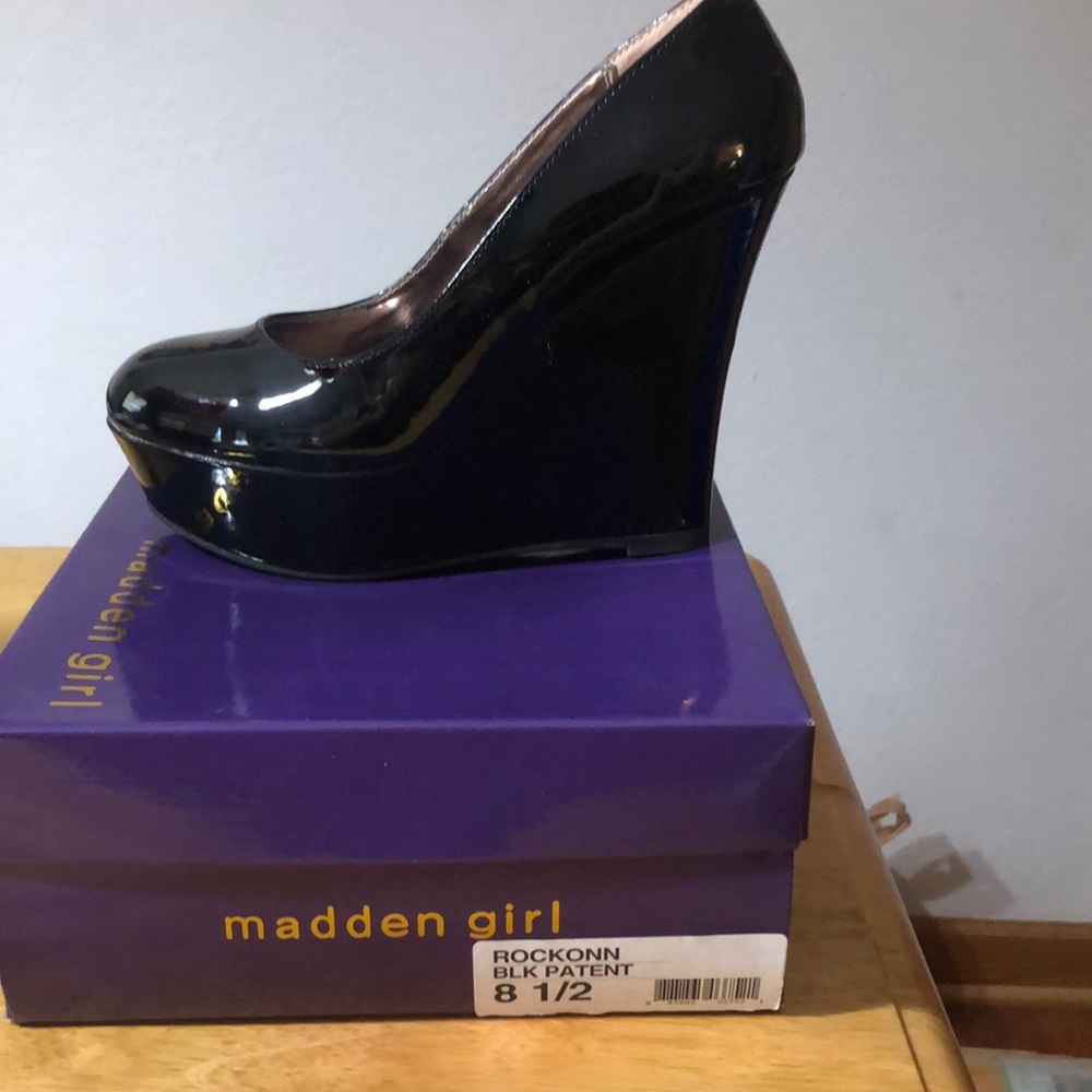 Fashionable wedge